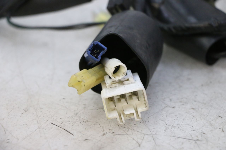 photo de Cablaggio YAMAHA XJ6 ABS 600 (2008 - 2016) - Primo piano ad alta risoluzione