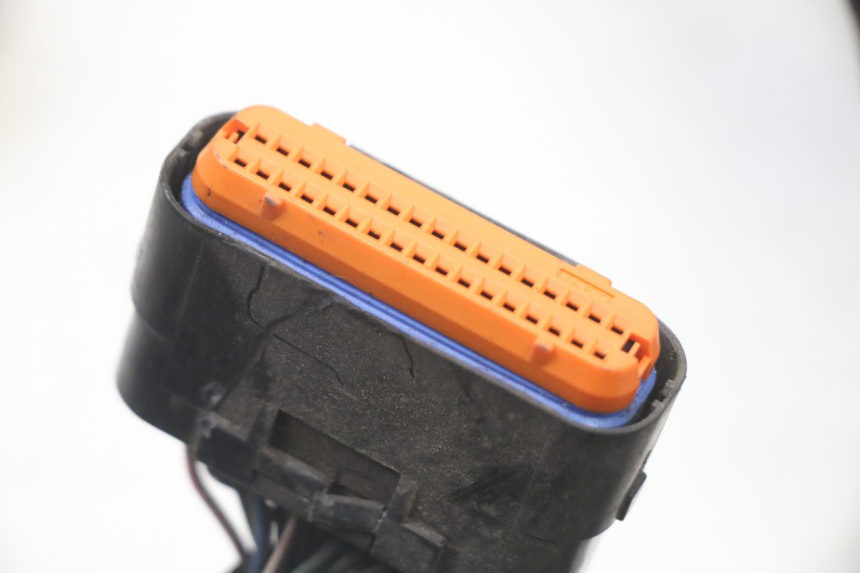 photo de IMPIANTO ELETTRICO YAMAHA YP X-MAX XMAX 400 (2014 - 2017) - Stato della superficie e materiale