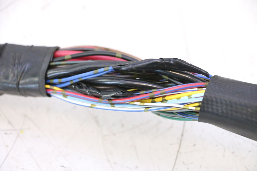 photo de IMPIANTO ELETTRICO YAMAHA YZF R6 600 (2008 - 2009) - Altra vista dell'articolo