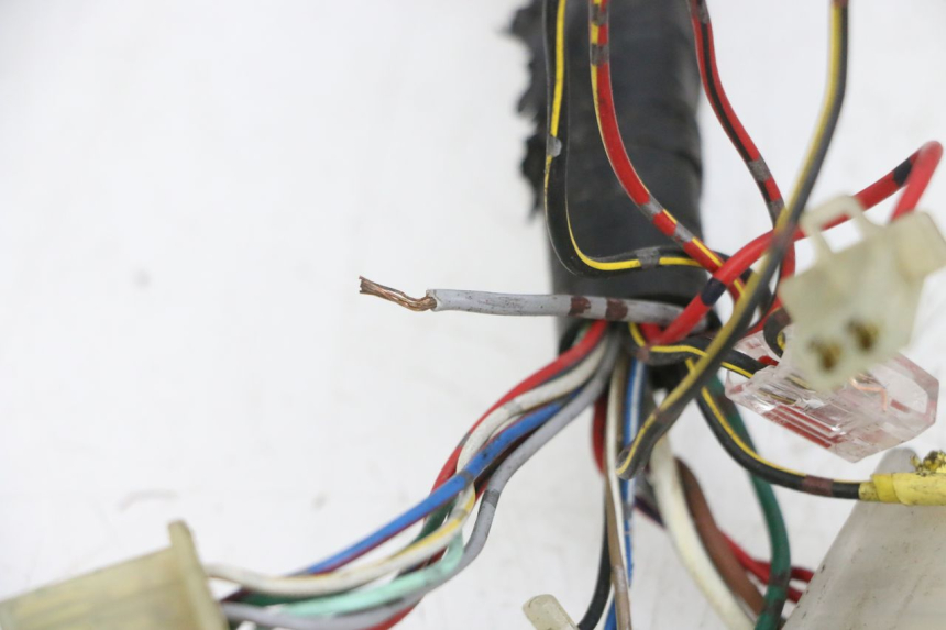 photo de IMPIANTO ELETTRICO KAWASAKI ZR 7 750 (1999 - 2004) - Caratteristiche distintive