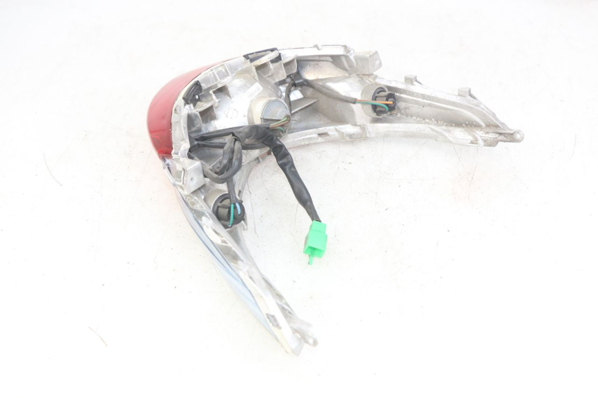 photo de FANALE POSTERIORE KYMCO AGILITY 16+ 4T 50 (2018 - 2023) - Dettagli dei punti di fissaggio