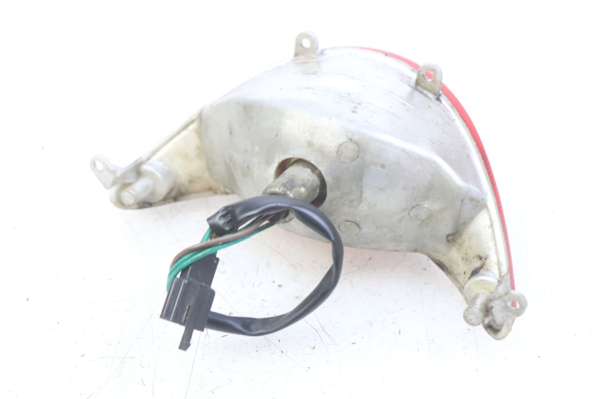 photo de FANALE POSTERIORE KYMCO AGILITY 4T 50 (2005 - 2018) - Dettagli dei punti di fissaggio