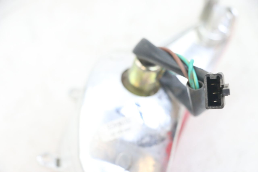 photo de FANALE POSTERIORE KYMCO AGILITY 4T 50 (2018 - 2022) - Dettaglio del componente