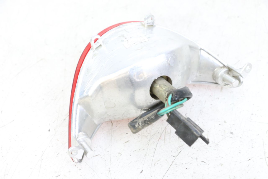 photo de FANALE POSTERIORE KYMCO AGILITY 4T 50 (2018 - 2022) - Dettagli dei punti di fissaggio