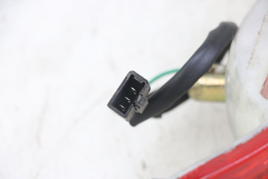 photo de FANALE POSTERIORE KYMCO AGILITY 4T 50 (2005 - 2018) - Stato della superficie e materiale