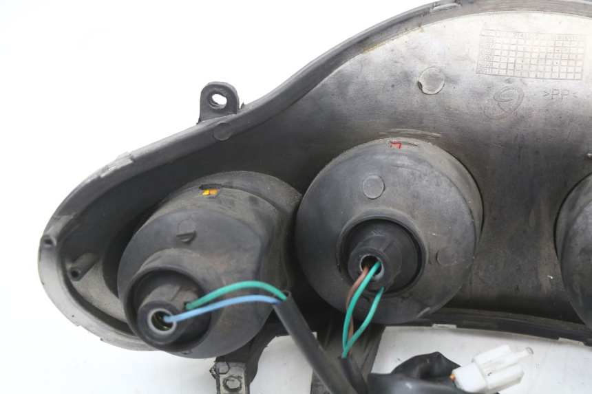 photo de FANALE POSTERIORE JONWAY AZTRAL 125 (2008 - 2017) - Dettagli dei punti di fissaggio