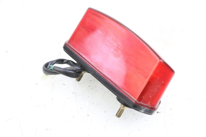 photo de FANALE STOP POSTERIORE  MAG POWER BOMBERS 4T 50 (2016 - 2026) - Stato della superficie e materiale