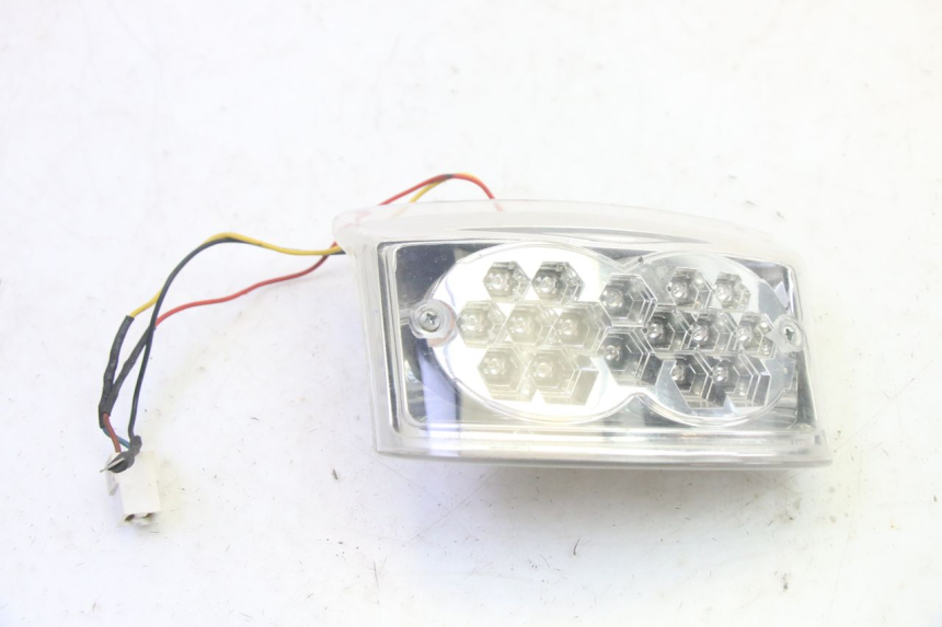 photo de FANALE POSTERIORE MBK BOOSTER SPIRIT 50 (2004 - 2017) - Zoom sullo stato d'uso