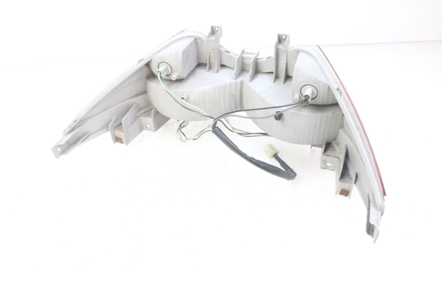 photo de FANALE POSTERIORE SUZUKI BURGMAN 125 (2007 - 2014) - Zoom sullo stato d'uso