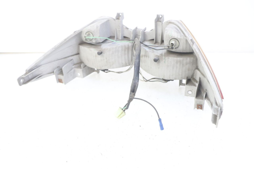 photo de FANALE POSTERIORE SUZUKI BURGMAN 125 (2007 - 2014) - Primo piano tecnico