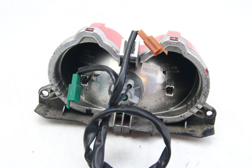 photo de FANALE POSTERIORE YAMAHA BW'S BWS 125 (2010 - 2013) - Primo piano tecnico