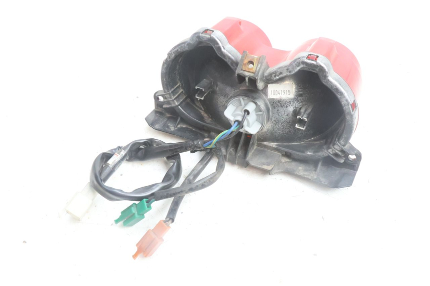 photo de FANALE POSTERIORE YAMAHA BW'S BWS 125 (2010 - 2013) - Primo piano tecnico