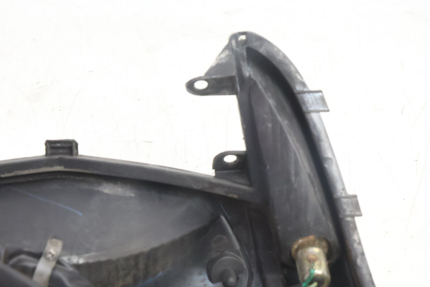 photo de FANALE POSTERIORE PEUGEOT CITYSTAR 125 (2011 - 2017) - Primo piano tecnico