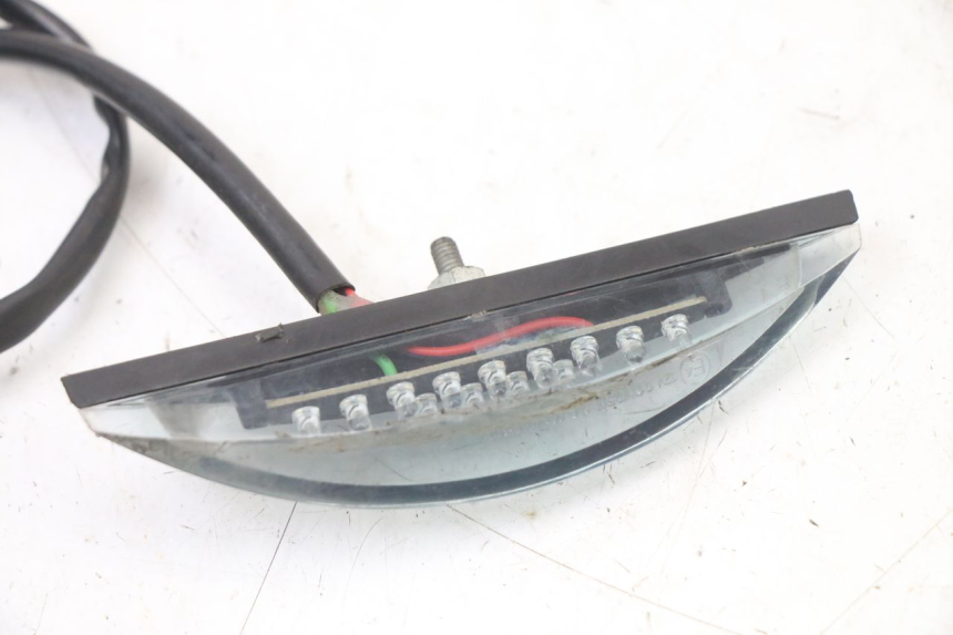 photo de FANALE STOP POSTERIORE  DERBI SENDA R X-TREME 50 (2006 - 2010) - Zoom sullo stato d'uso