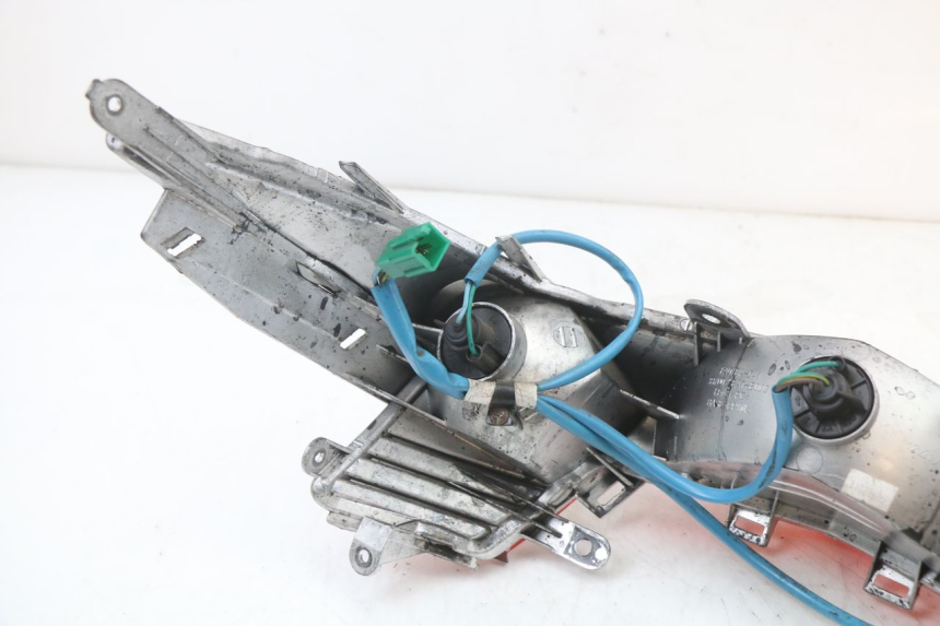 photo de FANALE STOP POSTERIORE  KYMCO DINK STREET ABS 125 (2011 - 2018) - Stato della superficie e materiale