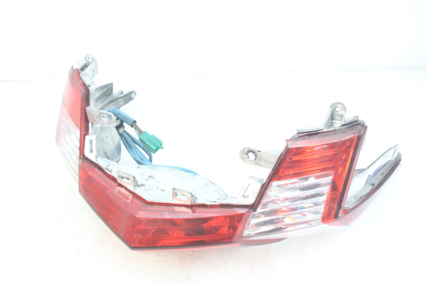 photo de FANALE POSTERIORE KYMCO DINK STREET 125 (2009 - 2014) - Dettagli dei punti di fissaggio