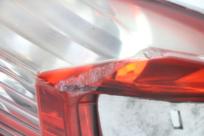 photo de FANALE POSTERIORE KYMCO DINK STREET 125 (2009 - 2014) - Primo piano tecnico