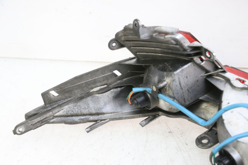 photo de FANALE POSTERIORE KYMCO DINK STREET 125 (2009 - 2014) - Dettagli dei punti di fissaggio