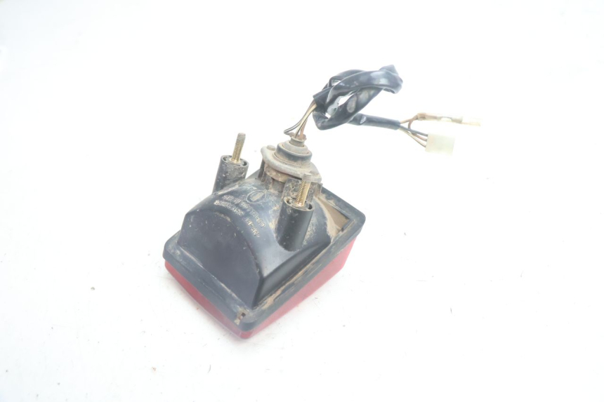 photo de FANALE STOP POSTERIORE  SUZUKI DR S 600 (1985 - 1989) - Primo piano tecnico