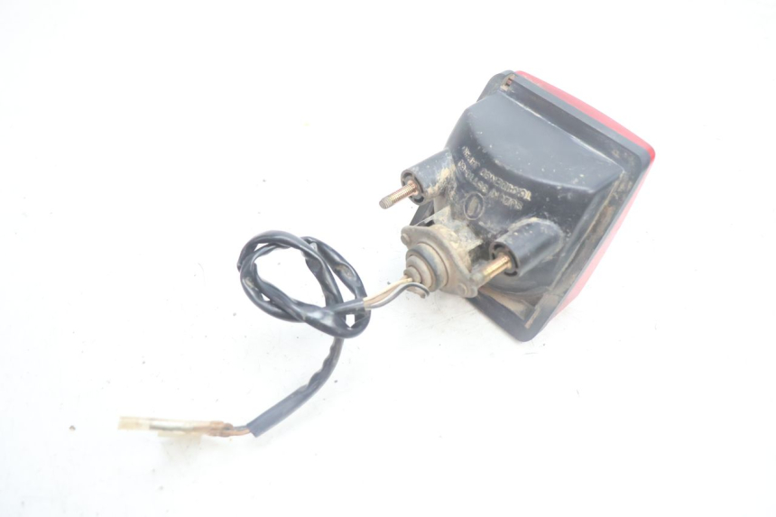 photo de FANALE STOP POSTERIORE  SUZUKI DR S 600 (1985 - 1989) - Dettagli dei punti di fissaggio