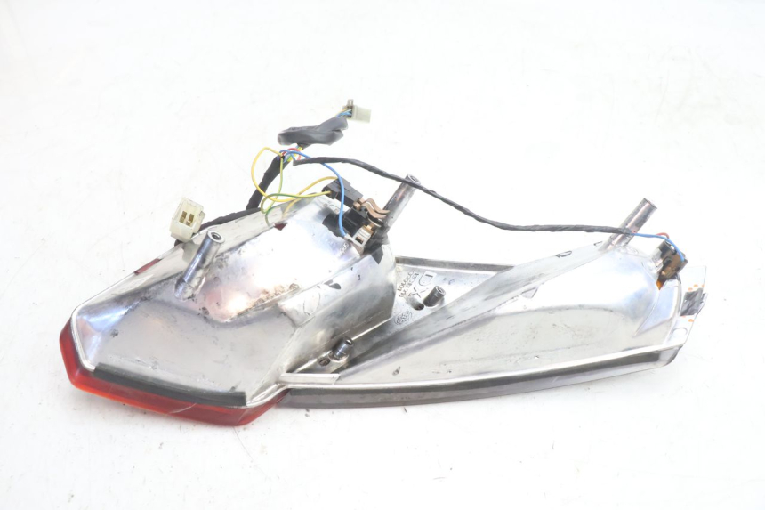 photo de FANALE STOP DESTRA APRILIA ATLANTIC S 125 (2010 - 2013) - Primo piano tecnico