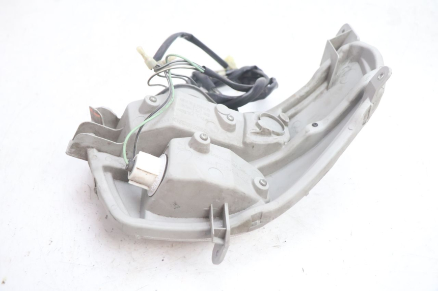photo de FANALE STOP DESTRA SUZUKI BURGMAN EXECUTIVE ABS 650 (2006 - 2012) - Stato della superficie e materiale