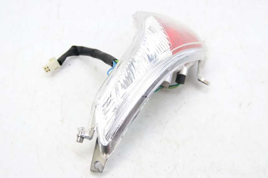 photo de FANALE POSTERIORE DESTRO PEUGEOT E-VIVACITY 1 (2012 - 2018) - Zoom sullo stato d'uso