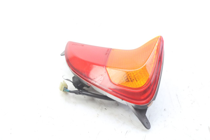 photo de Fanale posteriore destro HONDA FES PANTHEON 2T 125 (1998 - 2002) - Altra angolazione