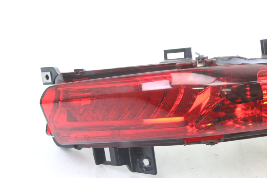 photo de FANALE POSTERIORE DESTRO PIAGGIO MP3 500 (2014 - 2017) - Zoom sullo stato d'uso