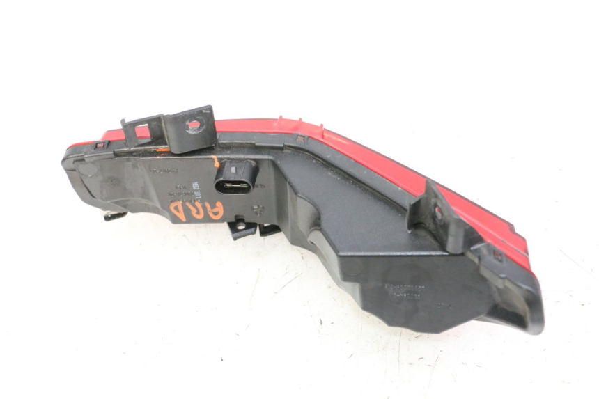 photo de FANALE POSTERIORE DESTRO PIAGGIO MP3 500 (2014 - 2017) - Primo piano tecnico