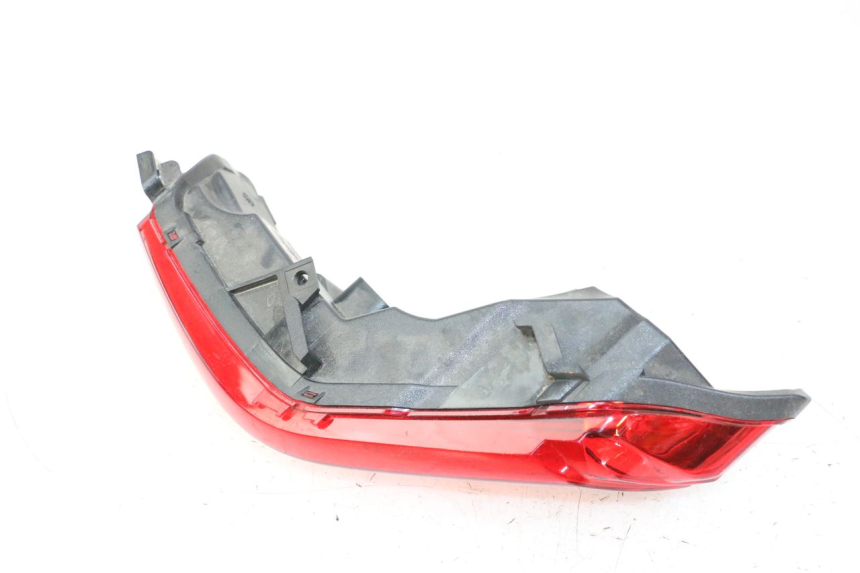 photo de FANALE POSTERIORE DESTRO PIAGGIO MP3 500 (2014 - 2017) - Ricambio usato controllato