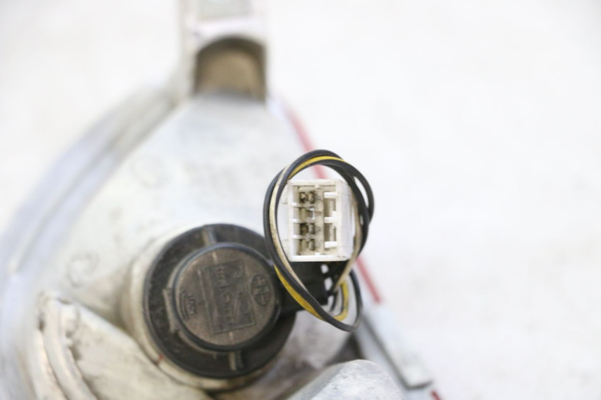 photo de FANALE POSTERIORE DESTRO PIAGGIO MP3 500 (2011 - 2015) - Primo piano tecnico