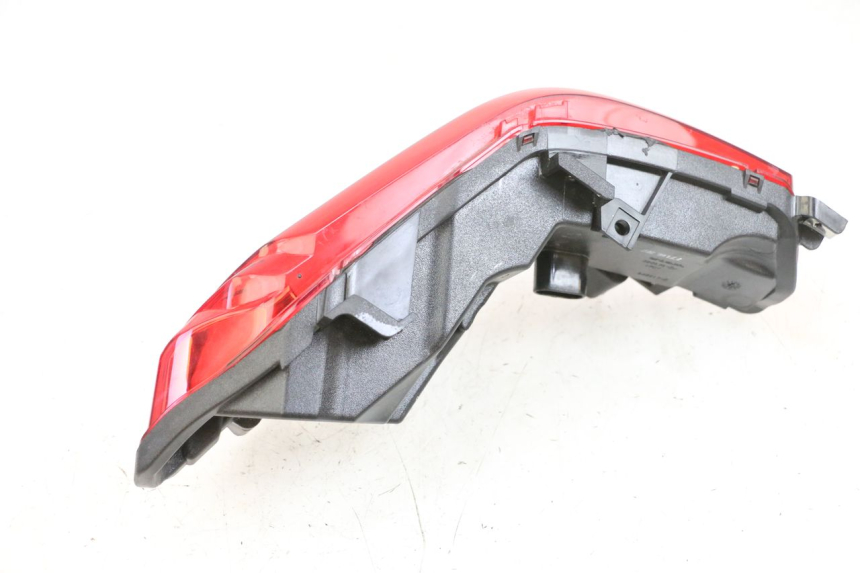 photo de FANALE STOP DESTRA PIAGGIO MP3 500 (2016 - 2018) - Altra vista dell'articolo