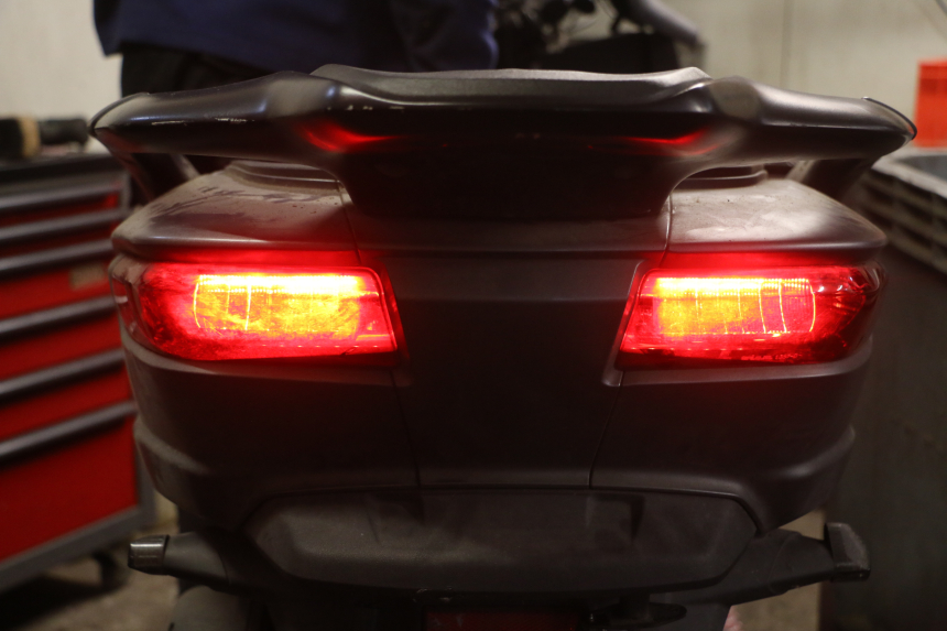 photo de FANALE STOP DESTRA PIAGGIO MP3 500 (2016 - 2018) - Zoom sui componenti