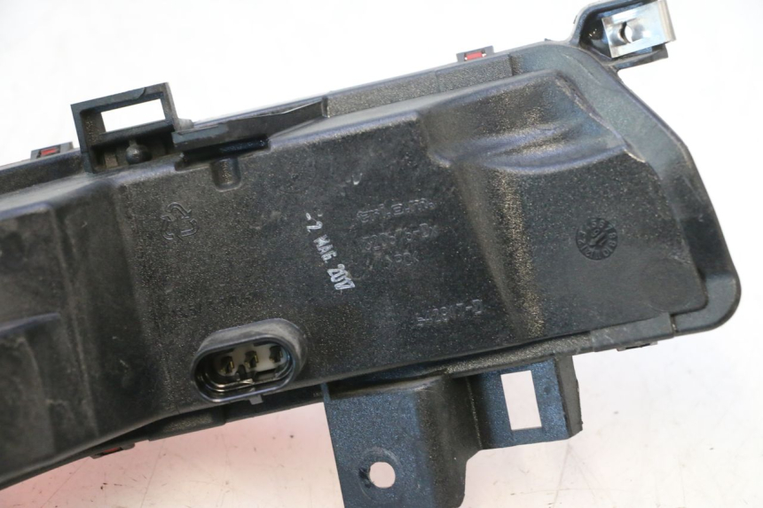 photo de FANALE STOP DESTRA PIAGGIO MP3 500 (2016 - 2018) - Altra angolazione