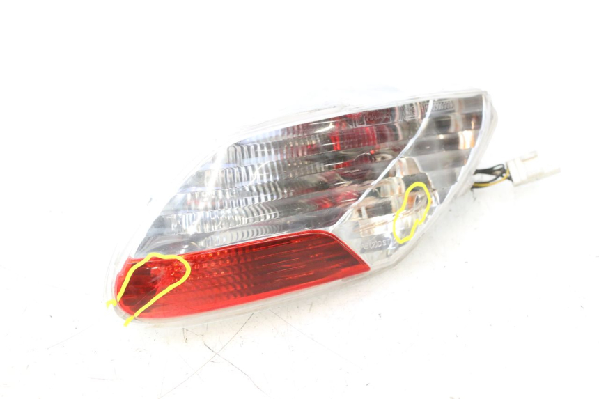 photo de FANALE STOP DESTRA PIAGGIO MP3 125 (2006 - 2014) - Vista principale