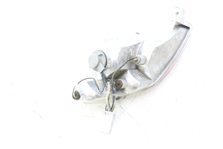 photo de FANALE STOP DESTRA PIAGGIO MP3 125 (2006 - 2014) - Altra angolazione