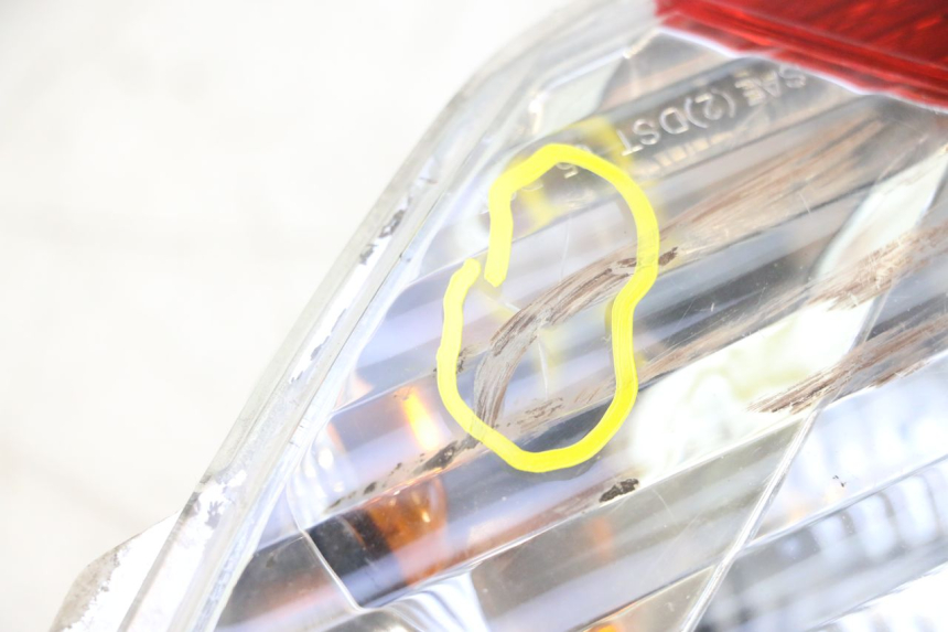 photo de FANALE STOP DESTRA PIAGGIO MP3 125 (2006 - 2014) - Marcature e riferimenti originali