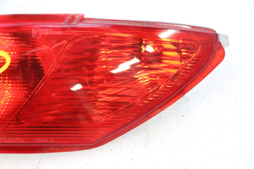 photo de FANALE POSTERIORE DESTRO PIAGGIO MP3 500 (2011 - 2015) - Zoom sui componenti