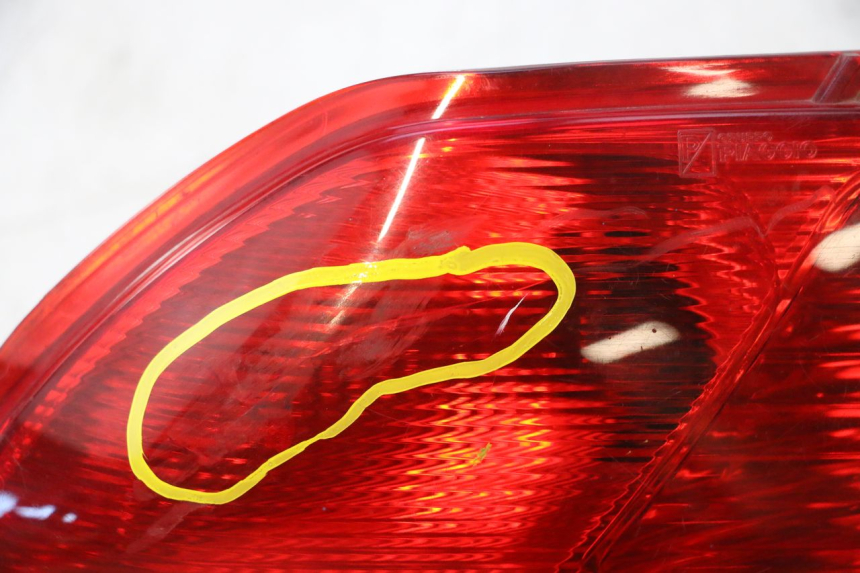 photo de FANALE POSTERIORE DESTRO PIAGGIO MP3 500 (2011 - 2015) - Stato della superficie e materiale