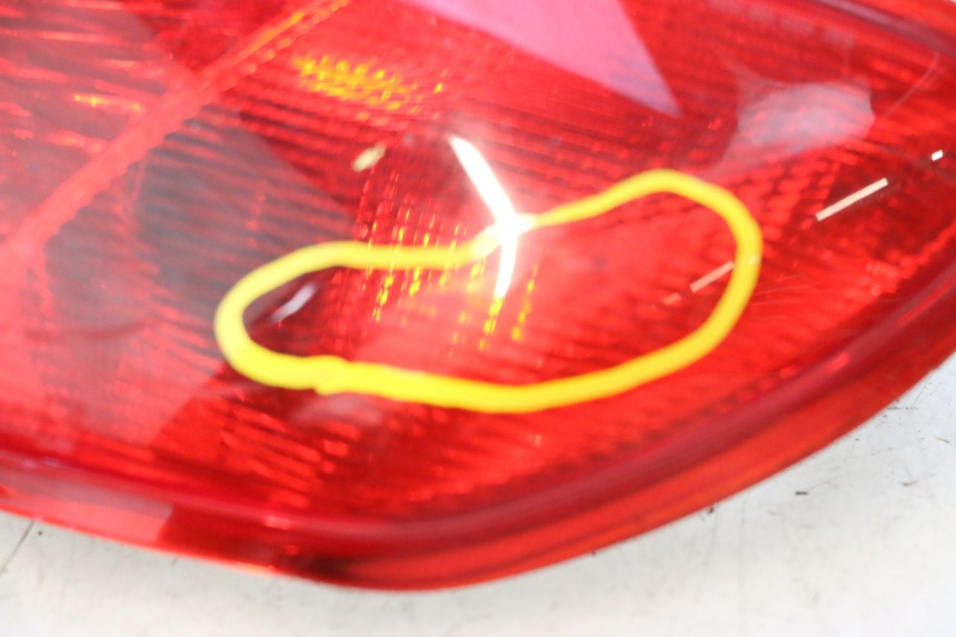 photo de FANALE POSTERIORE DESTRO PIAGGIO MP3 500 (2011 - 2015) - Marcature e riferimenti originali