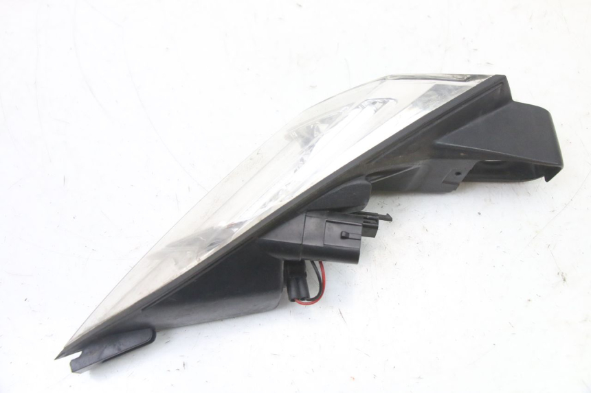 photo de FANALE STOP DESTRA PEUGEOT SATELIS 125 (2013 - 2018) - Primo piano tecnico