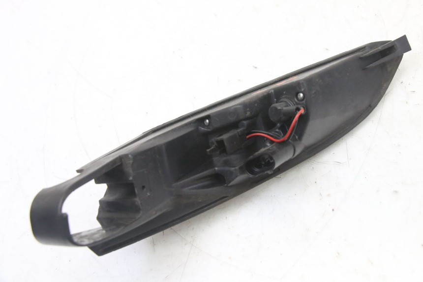 photo de FANALE STOP DESTRA PEUGEOT SATELIS 125 (2013 - 2018) - Dettagli dei punti di fissaggio