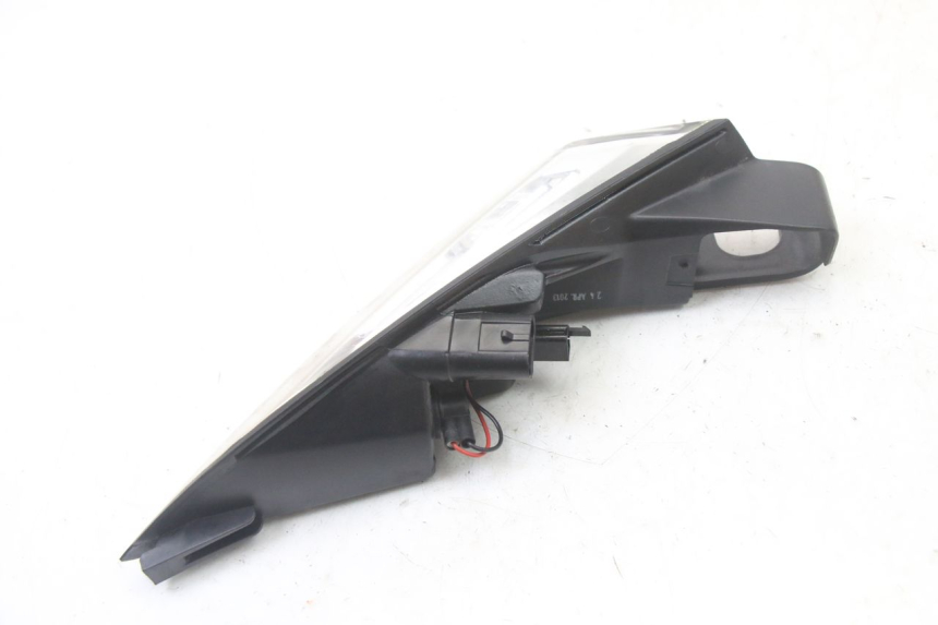 photo de FANALE STOP DESTRA PEUGEOT SATELIS 125 (2013 - 2018) - Primo piano tecnico