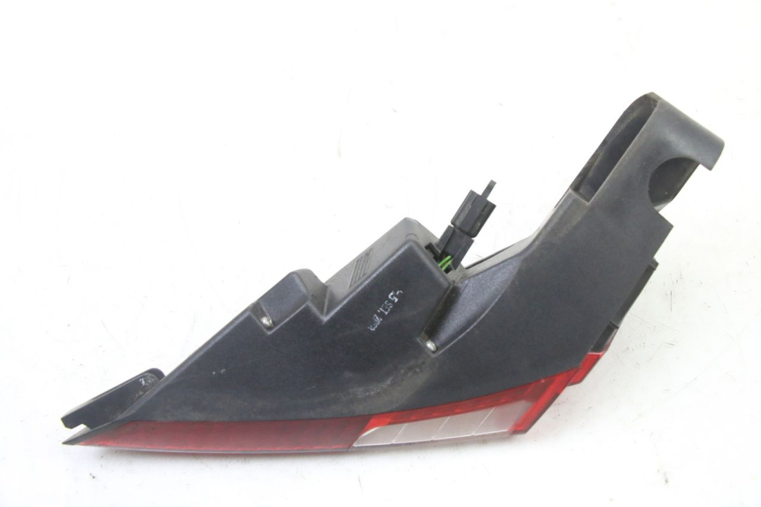 photo de FANALE STOP DESTRA PEUGEOT SATELIS COMPRESSOR K15 125 (2006 - 2009) - Primo piano tecnico