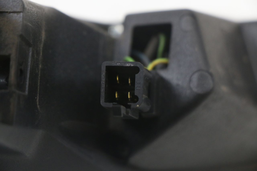 photo de FANALE POSTERIORE DESTRO PEUGEOT SATELIS 125 (2010 - 2012) - Marcature e riferimenti originali