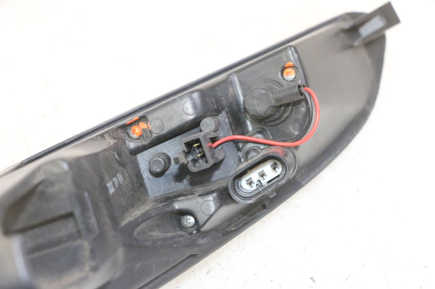 photo de FANALE STOP DESTRA PEUGEOT SATELIS 125 (2013 - 2018) - Primo piano tecnico