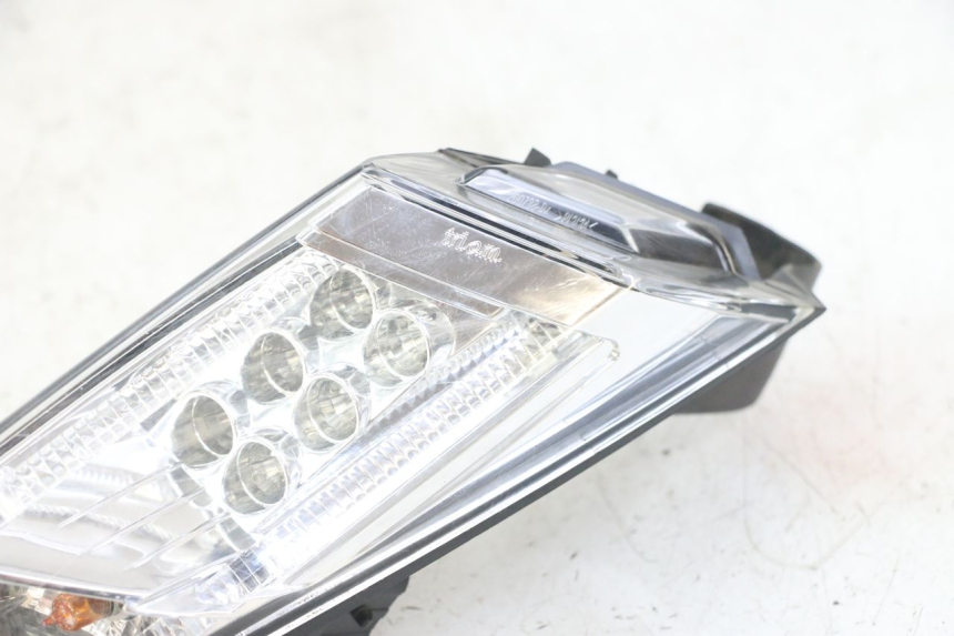 photo de FANALE STOP DESTRA PEUGEOT SATELIS 125 (2013 - 2018) - Marcature e riferimenti originali