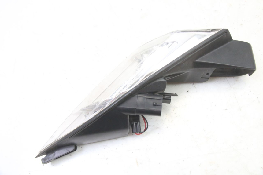 photo de FANALE STOP DESTRA PEUGEOT SATELIS 125 (2013 - 2018) - Primo piano tecnico