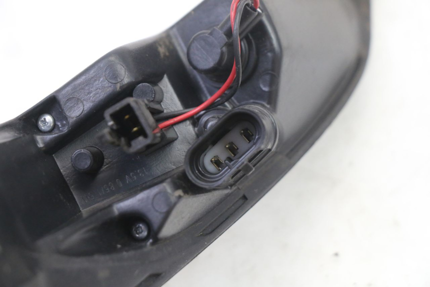 photo de FANALE STOP DESTRA PEUGEOT SATELIS 125 (2013 - 2018) - Stato della superficie e materiale